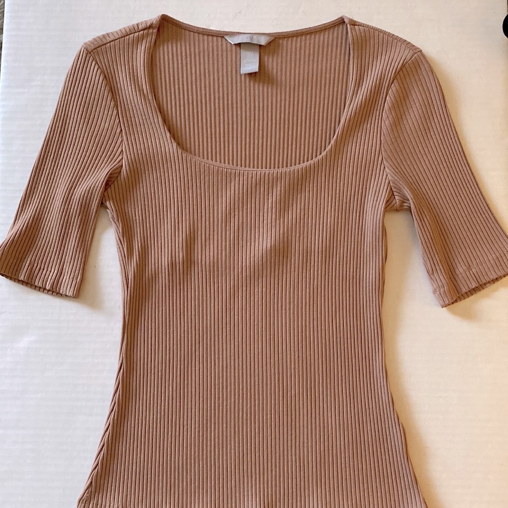 H&M Ribbed Tan Top - Picture 1 of 9
